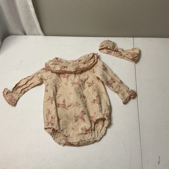 chick pea Other - Chickpea Organic 6-9M Floral Romper Set Cotton Ruffle Collar Boho